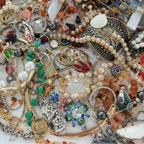 2lb. Craft Junk Broken Jewelry Lot - Picture 6 of 8